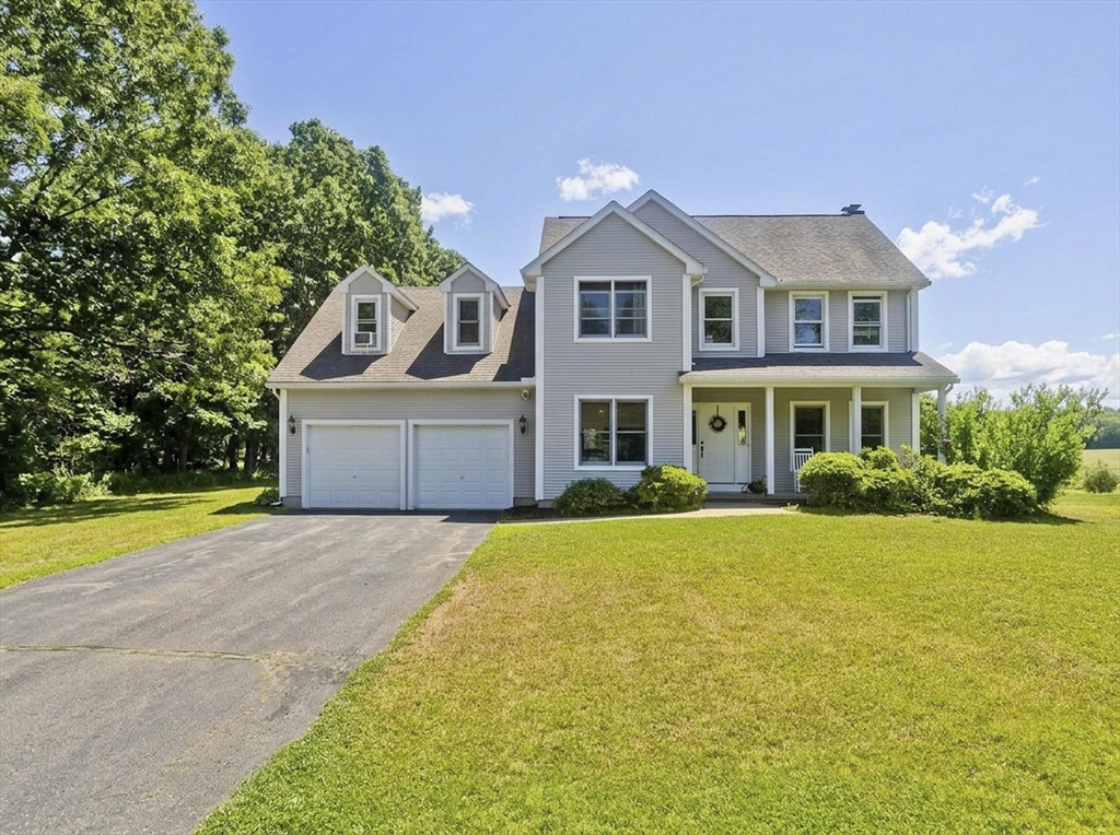 26 Laro Rd, Southwick, Massachusetts, 4 Bedrooms Bedrooms, 10 Rooms Rooms,2.5 BathroomsBathrooms,Residential,For Sale,Laro Rd,73540339