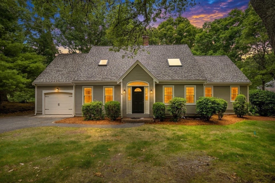30 Currycomb Cir, Barnstable, Massachusetts, 3 Bedrooms Bedrooms, 7 Rooms Rooms,2 BathroomsBathrooms,Residential,For Sale,Currycomb Cir,73541607