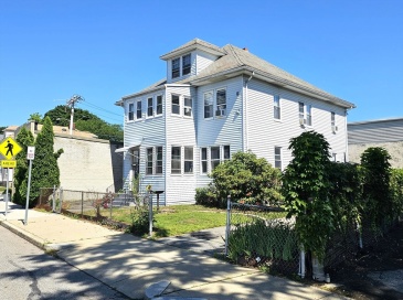 248 N.Beacon St, Watertown, Massachusetts, 3 Bedrooms Bedrooms, 6 Rooms Rooms,1 BathroomBathrooms,Residential Lease,For Rent,N.Beacon St,73541685