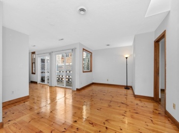 32 Prospect Street, Boston, Massachusetts, 3 Bedrooms Bedrooms, 5 Rooms Rooms,1 BathroomBathrooms,Residential Lease,For Rent,Prospect Street,73541700