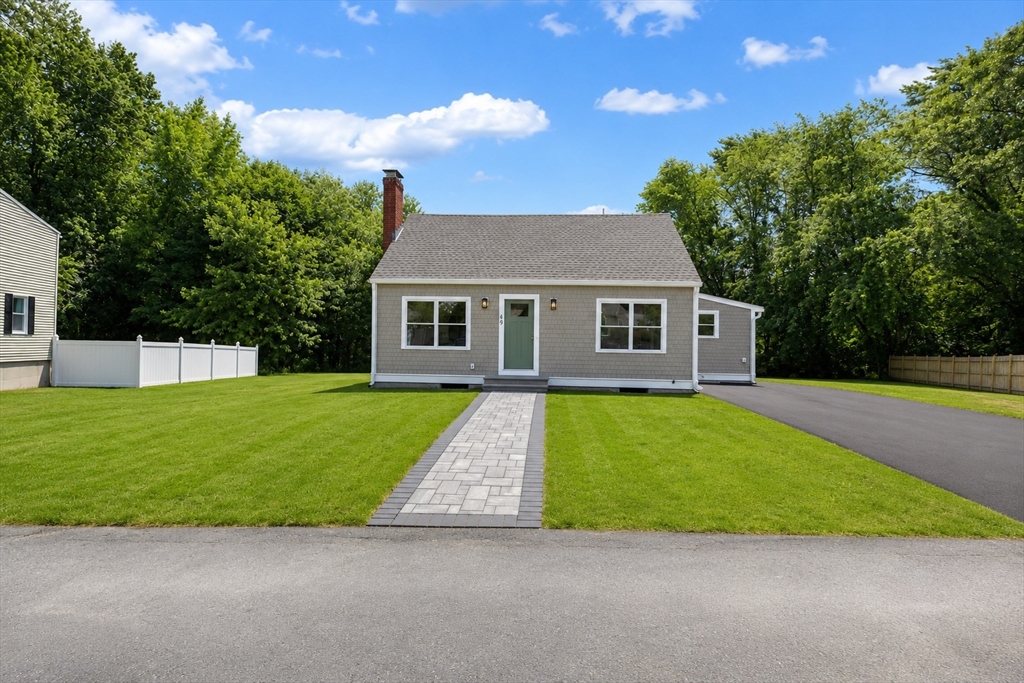 49 Maynard, Dedham, Massachusetts, 3 Bedrooms Bedrooms, 7 Rooms Rooms,2 BathroomsBathrooms,Residential,For Sale,Maynard,73541712