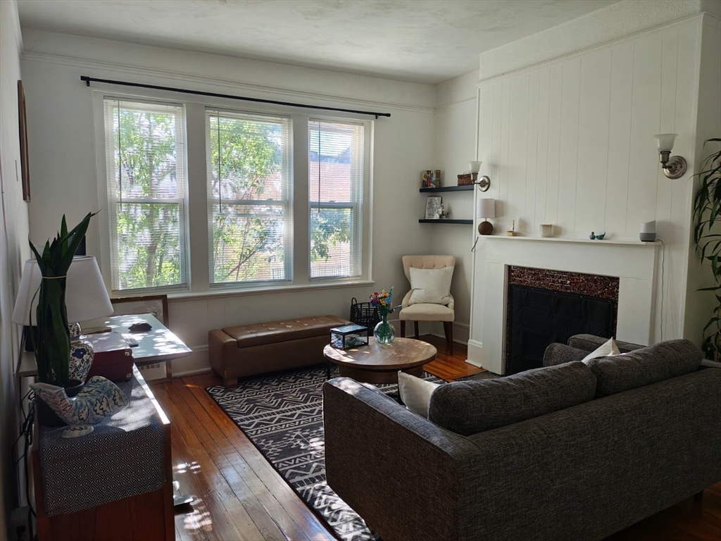 21 Aberdeen Street, Boston, Massachusetts, 1 Bedroom Bedrooms, 3 Rooms Rooms,1 BathroomBathrooms,Residential Lease,For Rent,Aberdeen Street,73541720
