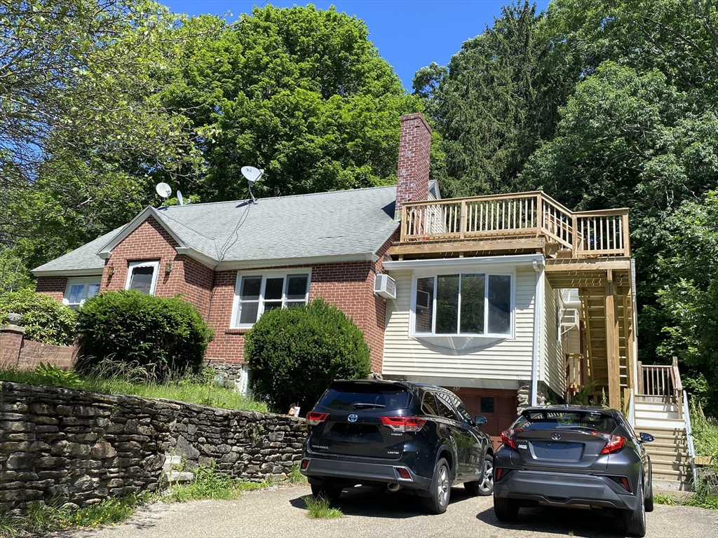 30 Beechmont St, Worcester, Massachusetts, 4 Bedrooms Bedrooms, 9 Rooms Rooms,2 BathroomsBathrooms,Residential Lease,For Rent,Beechmont St,73541715
