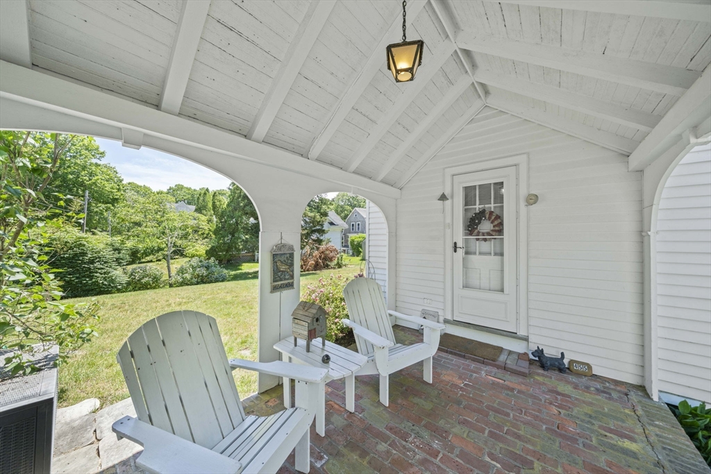 455 Shore Rd, Bourne, Massachusetts, 4 Bedrooms Bedrooms, 6 Rooms Rooms,2 BathroomsBathrooms,Residential,For Sale,Shore Rd,73541722