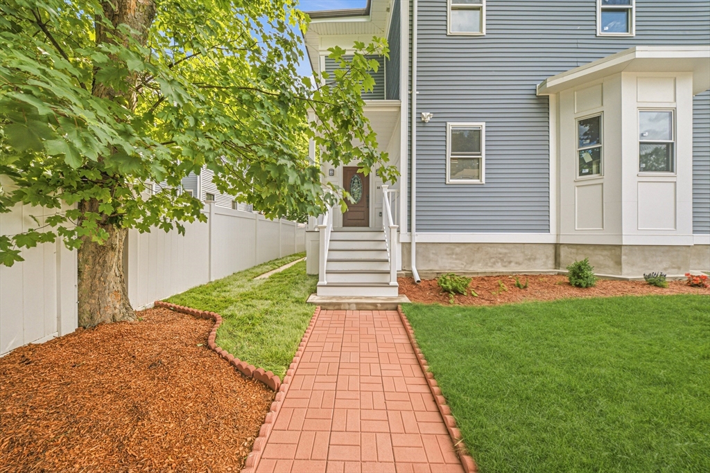 20 Wentworth St, Boston, Massachusetts, 3 Bedrooms Bedrooms, 5 Rooms Rooms,2 BathroomsBathrooms,Residential,For Sale,Wentworth St,73541726