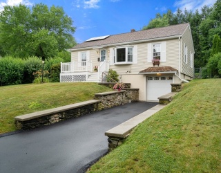 1 Korch Ave, Dudley, Massachusetts, 3 Bedrooms Bedrooms, 5 Rooms Rooms,2 BathroomsBathrooms,Residential,For Sale,Korch Ave,73541731
