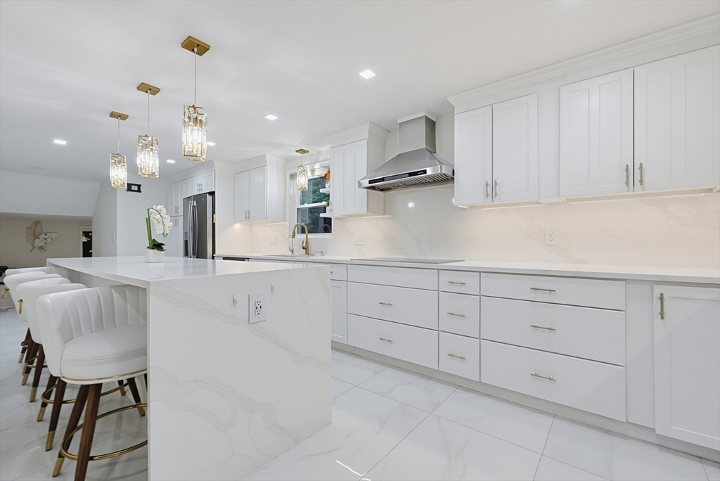 14 Country Ln, Marlborough, Massachusetts, 4 Bedrooms Bedrooms, 8 Rooms Rooms,2.5 BathroomsBathrooms,Residential,For Sale,Country Ln,73541568