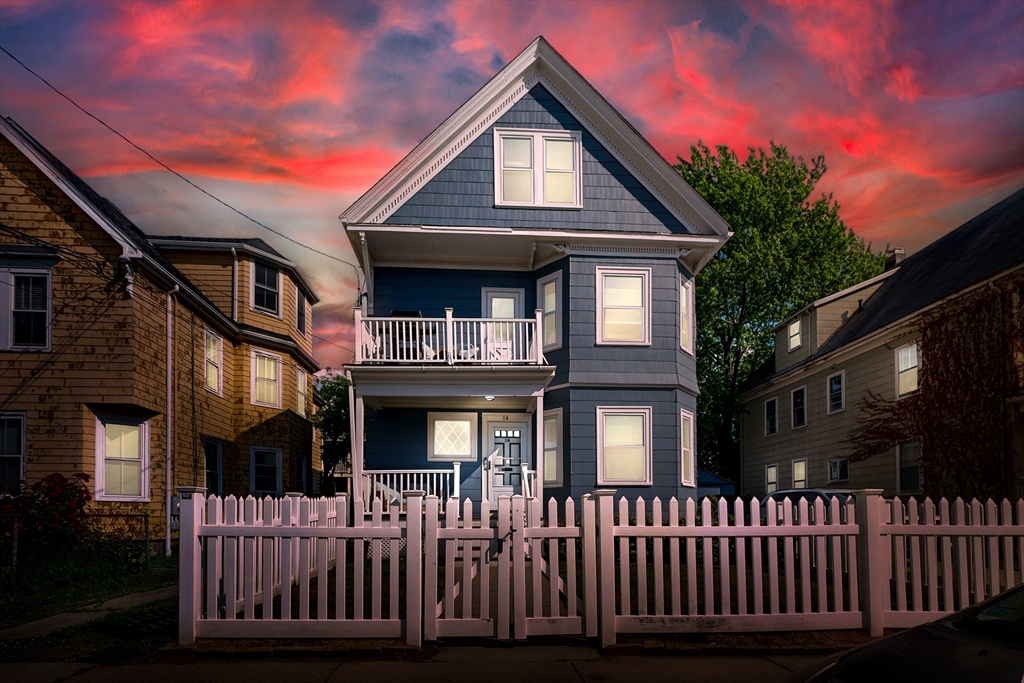 14 Bayard St, Boston, Massachusetts, 8 Bedrooms Bedrooms, 13 Rooms Rooms,2 BathroomsBathrooms,Residential Income,For Sale,Bayard St,73538278