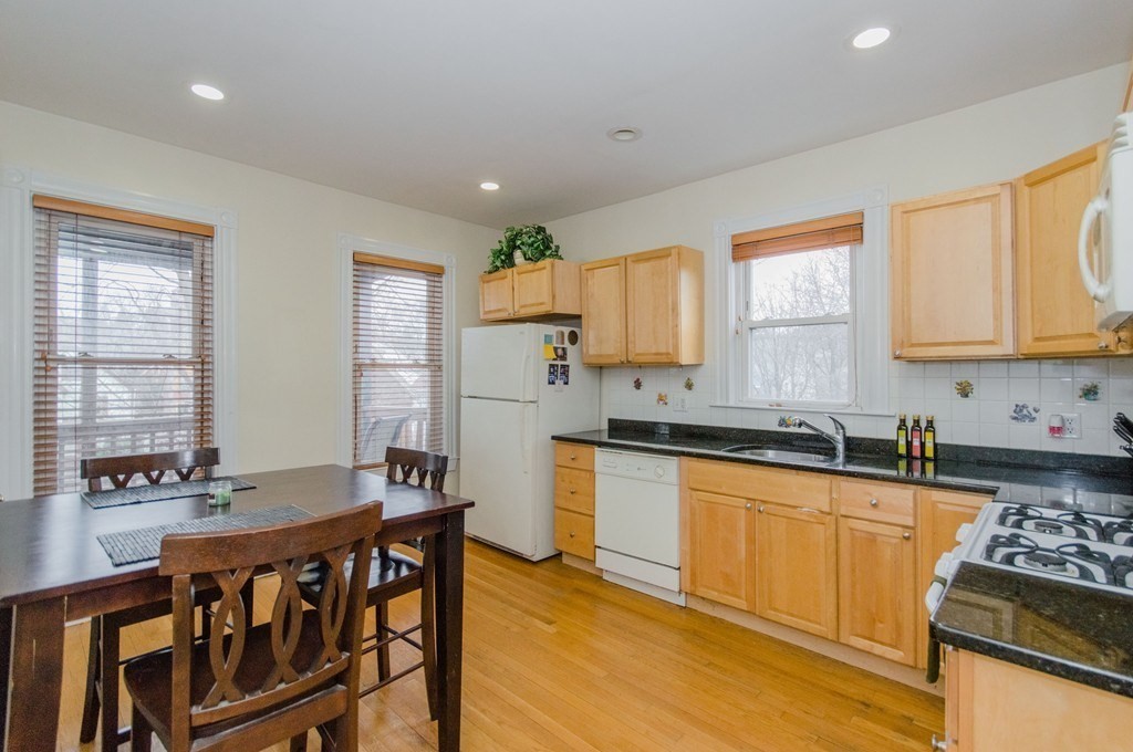 126 Minden Street, Boston, Massachusetts, 2 Bedrooms Bedrooms, 3 Rooms Rooms,1 BathroomBathrooms,Residential Lease,For Rent,Minden Street,73541513