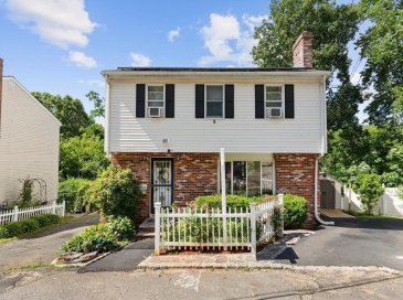 70 Crescent Lane, Malden, Massachusetts, 4 Bedrooms Bedrooms, 9 Rooms Rooms,2.5 BathroomsBathrooms,Residential,For Sale,Crescent Lane,73541744