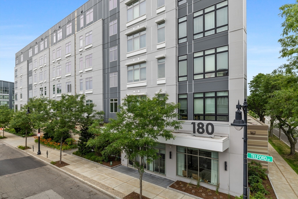 180 Telford Stret, Boston, Massachusetts, 1 Bedroom Bedrooms, 3 Rooms Rooms,1 BathroomBathrooms,Residential,For Sale,Telford Stret,73541517