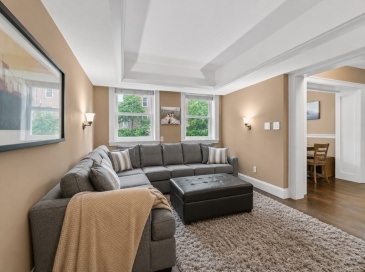 395 Broadway, Cambridge, Massachusetts, 2 Bedrooms Bedrooms, 6 Rooms Rooms,1 BathroomBathrooms,Residential,For Sale,Broadway,73541412