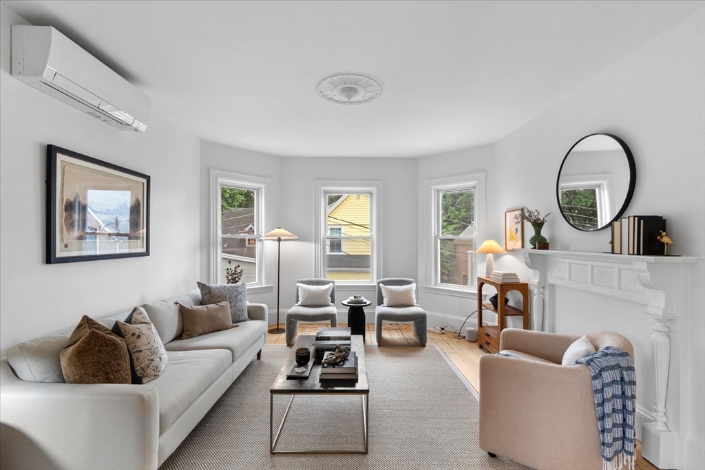 7 Mountain Ave, Somerville, Massachusetts, 2 Bedrooms Bedrooms, 5 Rooms Rooms,1 BathroomBathrooms,Residential,For Sale,Mountain Ave,73541736