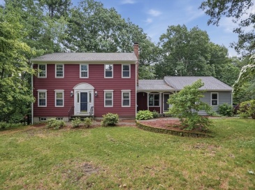 160 Twinbrooke Drive, Holden, Massachusetts, 4 Bedrooms Bedrooms, 8 Rooms Rooms,2.5 BathroomsBathrooms,Residential,For Sale,Twinbrooke Drive,73541743