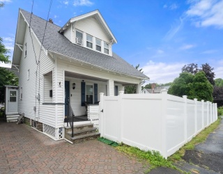 15 Greenwood St, Marlborough, Massachusetts, 3 Bedrooms Bedrooms, 6 Rooms Rooms,2 BathroomsBathrooms,Residential,For Sale,Greenwood St,73541477