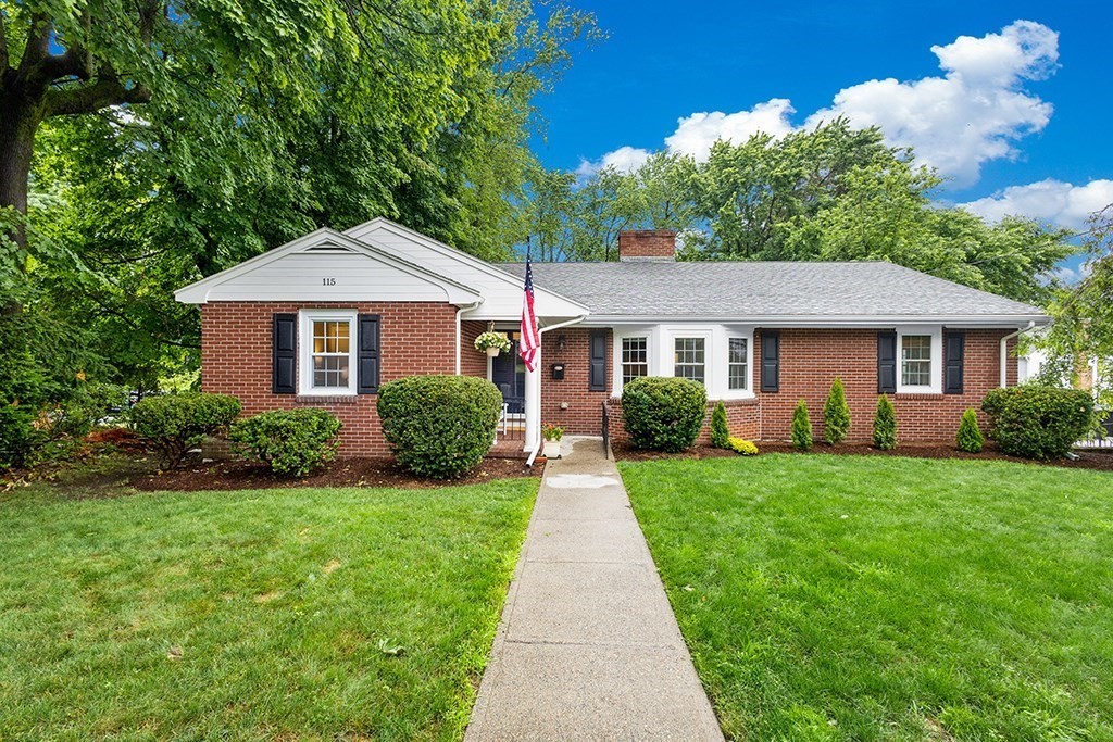 115 Walnut Street, Dedham, Massachusetts, 4 Bedrooms Bedrooms, 8 Rooms Rooms,2.5 BathroomsBathrooms,Residential,For Sale,Walnut Street,73541534