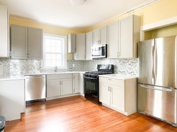 381 Centre St, Boston, Massachusetts, 4 Bedrooms Bedrooms, 8 Rooms Rooms,1.5 BathroomsBathrooms,Residential Lease,For Rent,Centre St,73541548