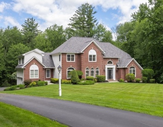 2 Eden Cir, Westborough, Massachusetts, 4 Bedrooms Bedrooms, 10 Rooms Rooms,3.5 BathroomsBathrooms,Residential,For Sale,Eden Cir,73541444