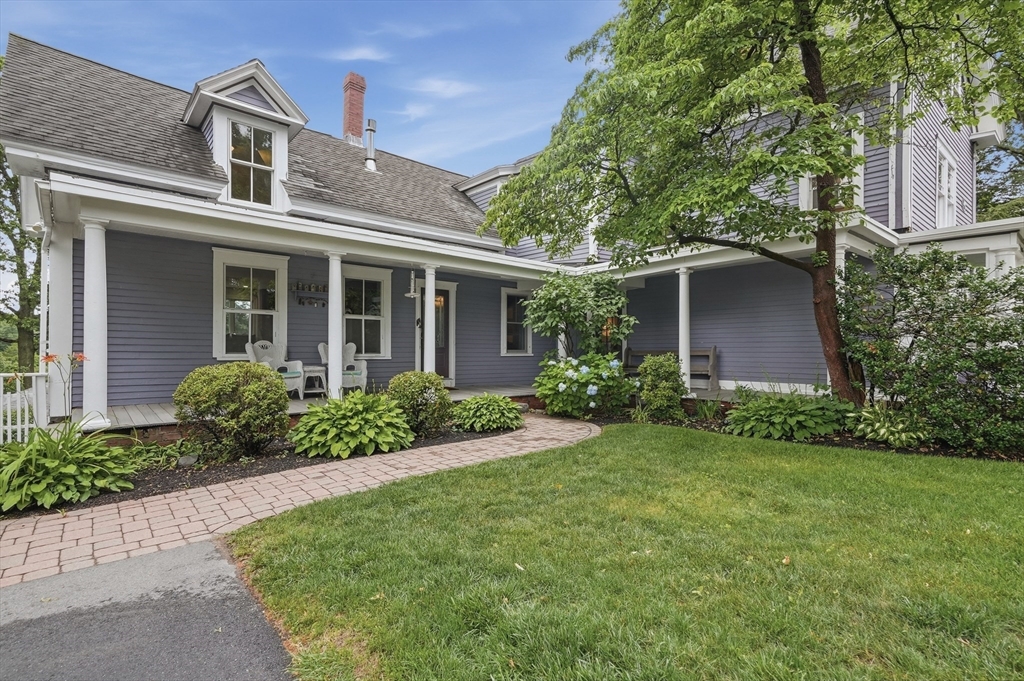239 Fairmount Street, Lowell, Massachusetts, 6 Bedrooms Bedrooms, 17 Rooms Rooms,3.5 BathroomsBathrooms,Residential,For Sale,Fairmount Street,73541560