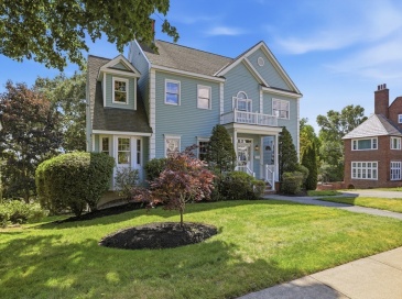 133 Fairmount St., Lowell, Massachusetts, 5 Bedrooms Bedrooms, 10 Rooms Rooms,4.5 BathroomsBathrooms,Residential,For Sale,Fairmount St.,73541564