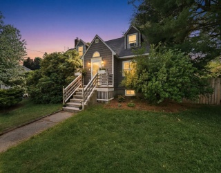 4 Laurel St, Woburn, Massachusetts, 3 Bedrooms Bedrooms, 10 Rooms Rooms,2 BathroomsBathrooms,Residential,For Sale,Laurel St,73541771