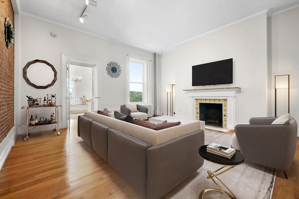 230 Beacon Street, Boston, Massachusetts, 2 Bedrooms Bedrooms, 6 Rooms Rooms,1 BathroomBathrooms,Residential Lease,For Rent,Beacon Street,73541583