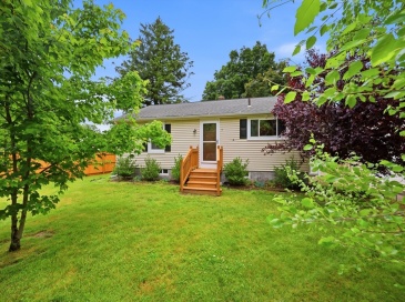 7 Fritz Ave, Westfield, Massachusetts, 2 Bedrooms Bedrooms, 5 Rooms Rooms,1 BathroomBathrooms,Residential,For Sale,Fritz Ave,73541567 7 Fritz Ave, Westfield, Massachusetts, 2 Bedrooms Bedrooms, 5 Rooms Rooms,1 BathroomBathrooms,Residential,For Sale,Fritz Ave,73541567