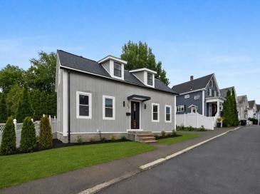 25 Bow St, Salem, Massachusetts, 4 Bedrooms Bedrooms, 10 Rooms Rooms,2.5 BathroomsBathrooms,Residential,For Sale,Bow St,73541268 25 Bow St, Salem, Massachusetts, 4 Bedrooms Bedrooms, 10 Rooms Rooms,2.5 BathroomsBathrooms,Residential,For Sale,Bow St,73541268