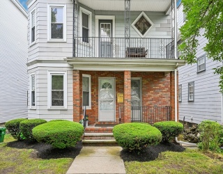 170 Fellsway West, Medford, Massachusetts, 2 Bedrooms Bedrooms, 6 Rooms Rooms,1 BathroomBathrooms,Residential Lease,For Rent,Fellsway West,73541588
