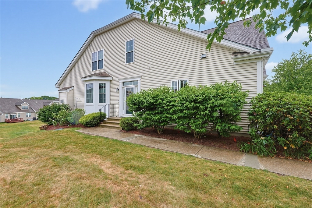 74 Buttercup Lane, Grafton, Massachusetts, 3 Bedrooms Bedrooms, 9 Rooms Rooms,2.5 BathroomsBathrooms,Residential,For Sale,Buttercup Lane,73541142