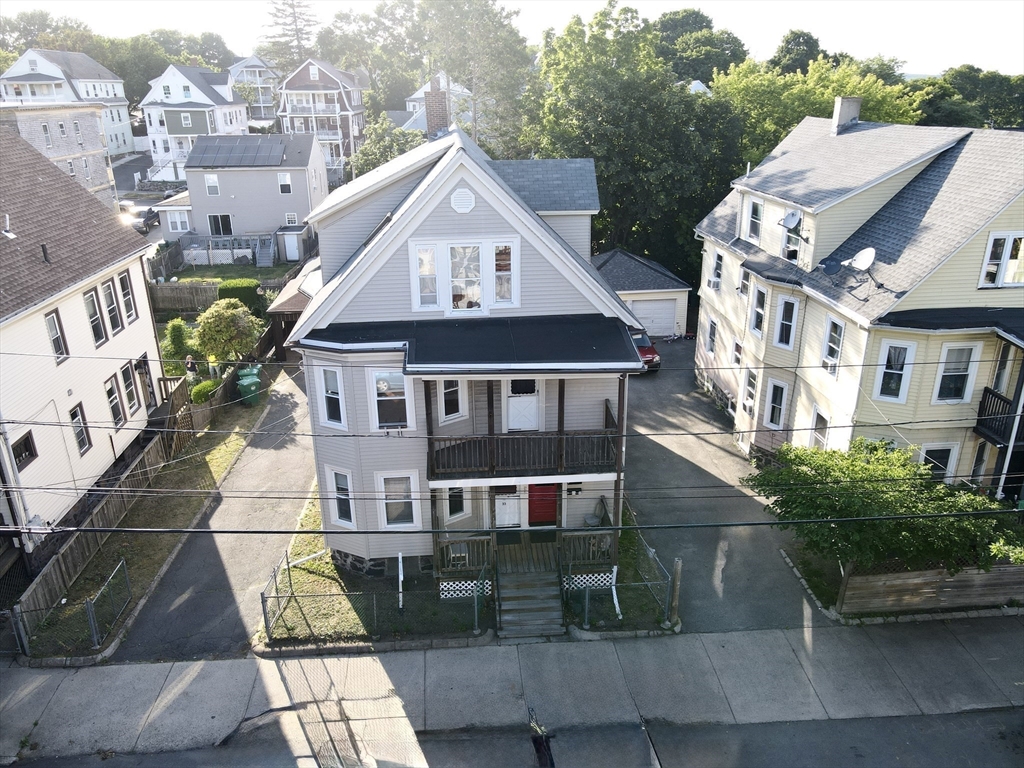 31-33 Hollingsworth St, Lynn, Massachusetts, 8 Bedrooms Bedrooms, 17 Rooms Rooms,3 BathroomsBathrooms,Residential Income,For Sale,Hollingsworth St,73541590