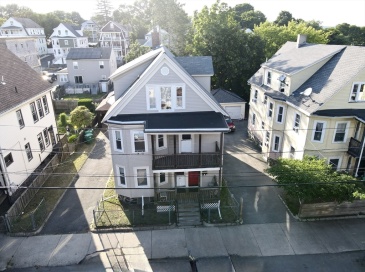 31-33 Hollingsworth St, Lynn, Massachusetts, 8 Bedrooms Bedrooms, 17 Rooms Rooms,3 BathroomsBathrooms,Residential Income,For Sale,Hollingsworth St,73541590