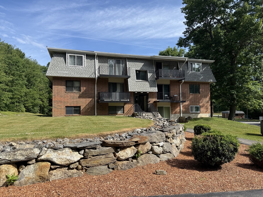 176 Maple Ave, Rutland, Massachusetts, 2 Bedrooms Bedrooms, 4 Rooms Rooms,1 BathroomBathrooms,Residential Lease,For Rent,Maple Ave,73541604