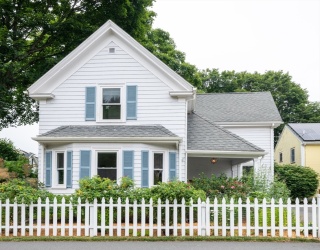 121 Linden St, Hamilton, Massachusetts, 3 Bedrooms Bedrooms, 6 Rooms Rooms,1.5 BathroomsBathrooms,Residential,For Sale,Linden St,73541240