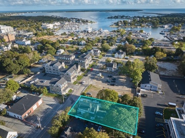 35 Pleasant, Barnstable, Massachusetts, 7 Bedrooms Bedrooms, 13 Rooms Rooms,5 BathroomsBathrooms,Residential,For Sale,Pleasant,73306126