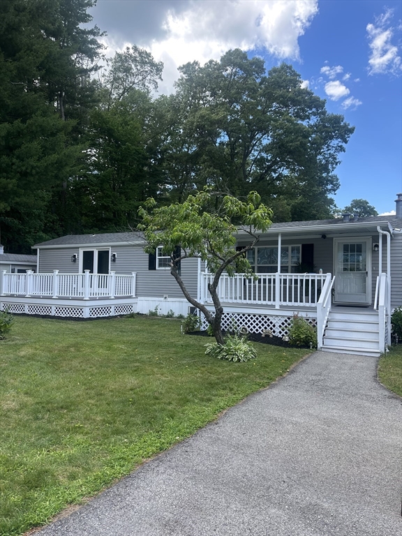 8 2nd Ave, Merrimac, Massachusetts, 2 Bedrooms Bedrooms, 4 Rooms Rooms,2 BathroomsBathrooms,Residential,For Sale,2nd Ave,73541631