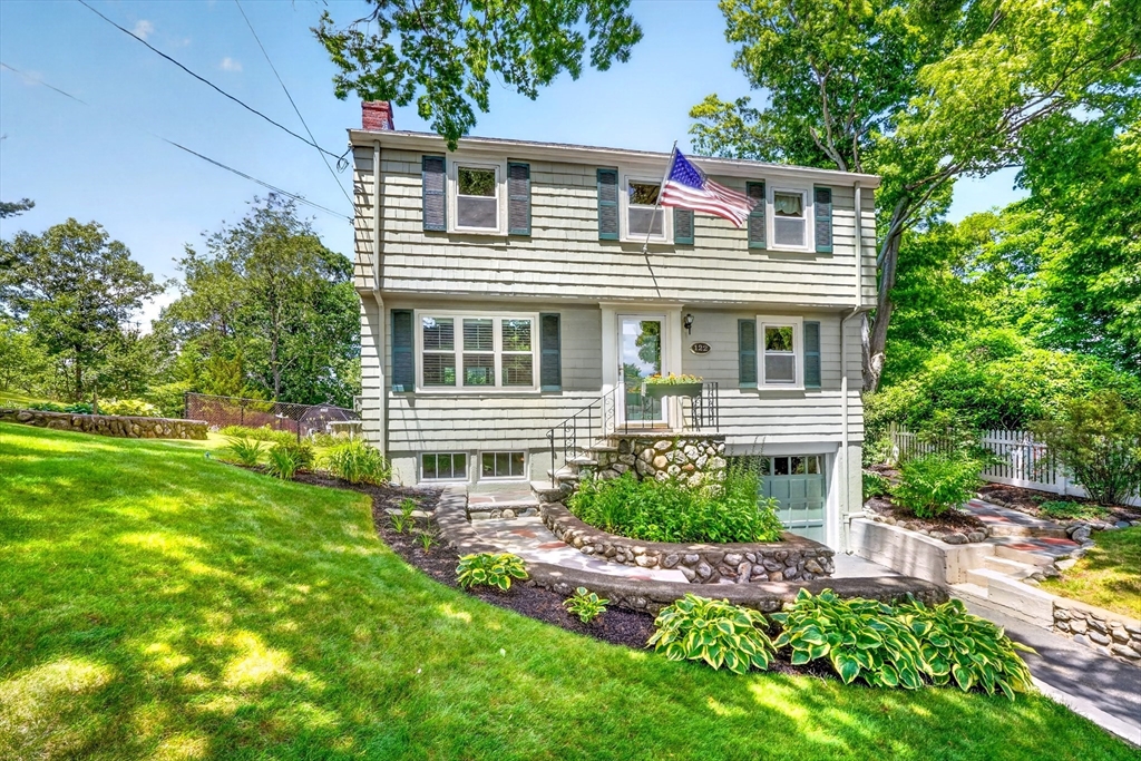 122 Altamont Ave., Melrose, Massachusetts, 3 Bedrooms Bedrooms, 7 Rooms Rooms,1.5 BathroomsBathrooms,Residential,For Sale,Altamont Ave.,73540834