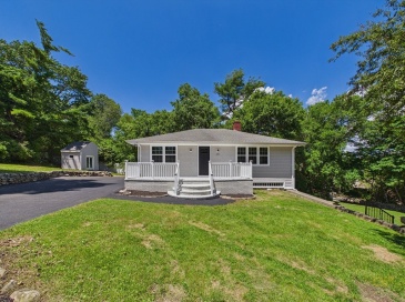 24 David Road, Westport, Massachusetts, 3 Bedrooms Bedrooms, 9 Rooms Rooms,2 BathroomsBathrooms,Residential,For Sale,David Road,73541656