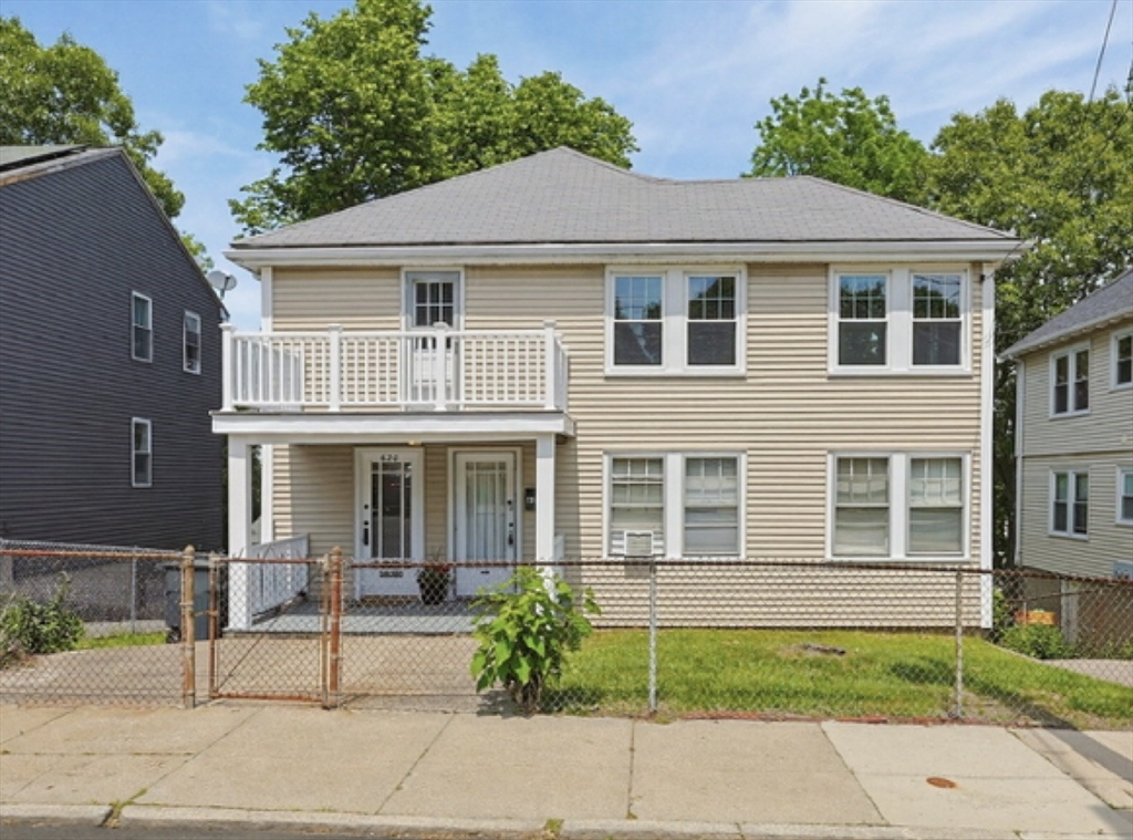 620-622 Beech St, Boston, Massachusetts, 4 Bedrooms Bedrooms, 12 Rooms Rooms,2 BathroomsBathrooms,Residential Income,For Sale,Beech St,73533895
