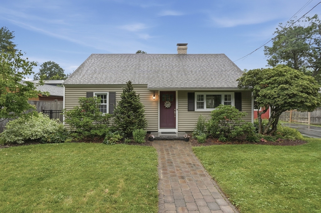 67 Crescent Street, Shrewsbury, Massachusetts, 4 Bedrooms Bedrooms, 6 Rooms Rooms,1 BathroomBathrooms,Residential,For Sale,Crescent Street,73541500