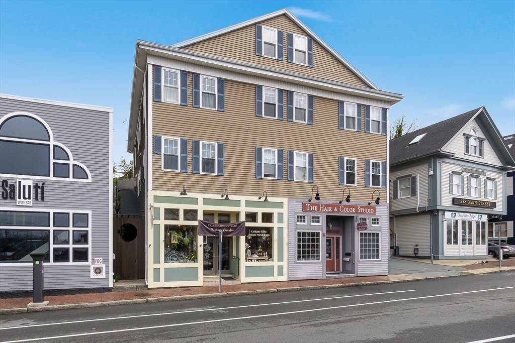 274 Main St, Gloucester, Massachusetts, 3 Bedrooms Bedrooms, 7 Rooms Rooms,1.5 BathroomsBathrooms,Residential,For Sale,Main St,73521259