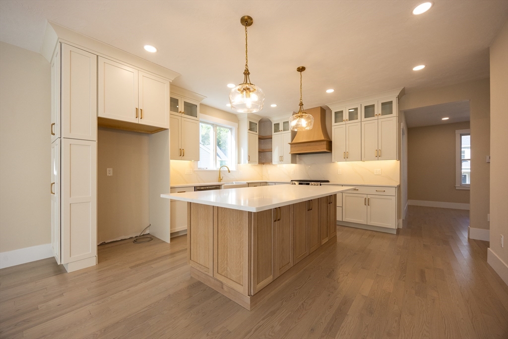 45 Thomas Mann Circle, Norfolk, Massachusetts, 3 Bedrooms Bedrooms, 8 Rooms Rooms,2.5 BathroomsBathrooms,Residential,For Sale,Thomas Mann Circle,73479680