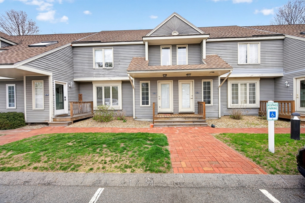 3 Strathmore Shire Dr., Uxbridge, Massachusetts, 3 Bedrooms Bedrooms, 7 Rooms Rooms,1.5 BathroomsBathrooms,Residential,For Sale,Strathmore Shire Dr.,73509814