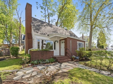 4 Bicknell Terrace, Lawrence, Massachusetts, 4 Bedrooms Bedrooms, 7 Rooms Rooms,2.5 BathroomsBathrooms,Residential,For Sale,Bicknell Terrace,73517279