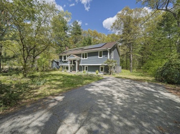 136 Allen Road, Easton, Massachusetts, 4 Bedrooms Bedrooms, 9 Rooms Rooms,3 BathroomsBathrooms,Residential,For Sale,Allen Road,73518661