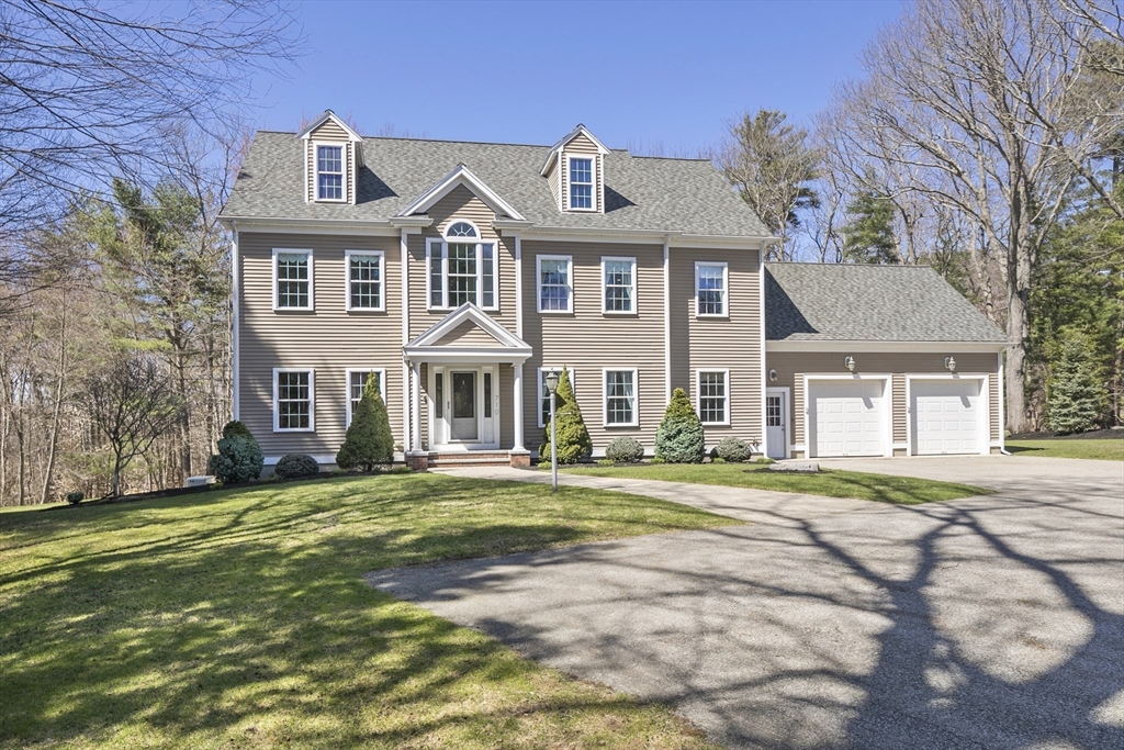 710 Linwood Street, Abington, Massachusetts, 4 Bedrooms Bedrooms, 9 Rooms Rooms,2.5 BathroomsBathrooms,Residential,For Sale,Linwood Street,73499614