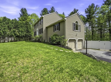 28 Wood Dr, Mendon, Massachusetts, 3 Bedrooms Bedrooms, 8 Rooms Rooms,2.5 BathroomsBathrooms,Residential,For Sale,Wood Dr,73518626