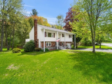 35 Freeport Dr, Burlington, Massachusetts, 3 Bedrooms Bedrooms, 7 Rooms Rooms,1.5 BathroomsBathrooms,Residential,For Sale,Freeport Dr,73517291