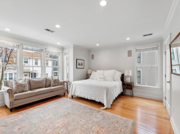 881 E 2nd, Boston, Massachusetts, 2 Bedrooms Bedrooms, 4 Rooms Rooms,2 BathroomsBathrooms,Residential,For Sale,E 2nd,73488032