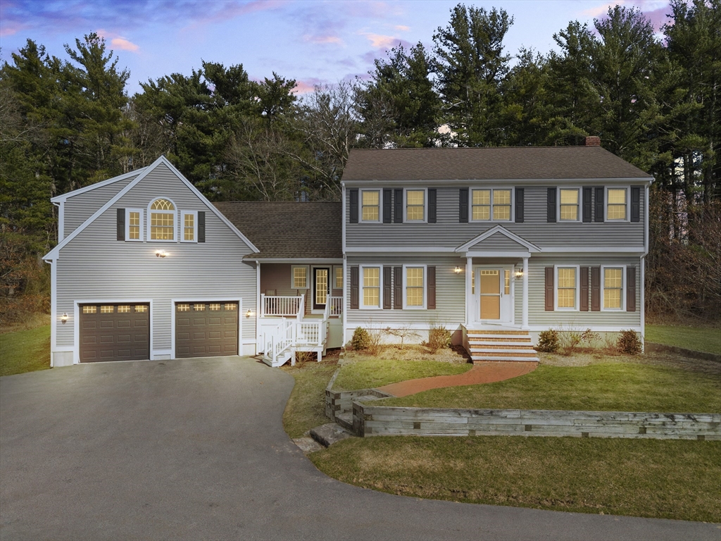 100 Chestnut St, East Bridgewater, Massachusetts, 4 Bedrooms Bedrooms, 7 Rooms Rooms,2.5 BathroomsBathrooms,Residential,For Sale,Chestnut St,73494358